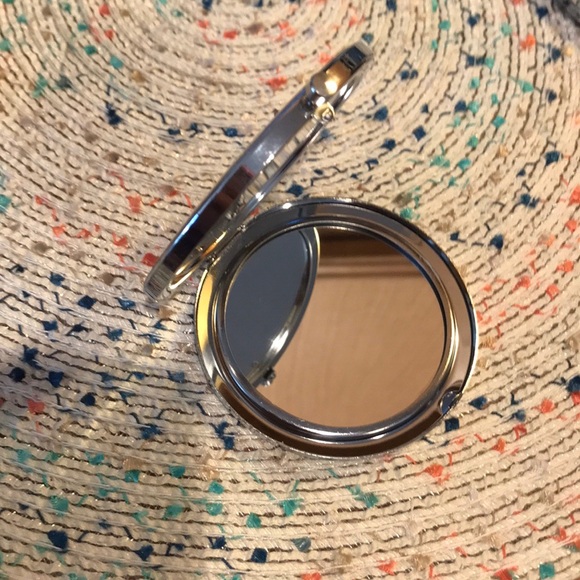 Compact Mirror - Picture 8 of 8